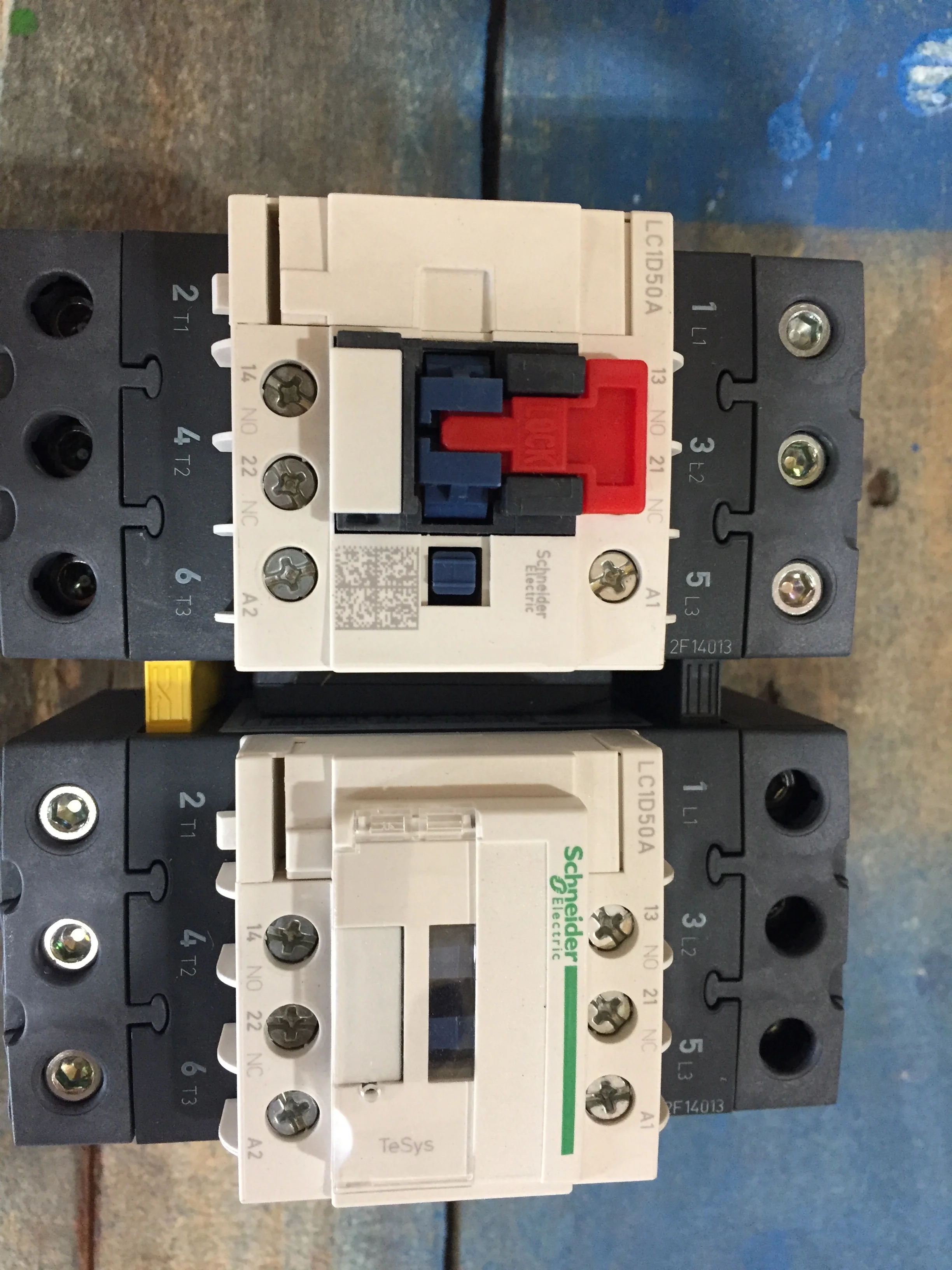 Reversing Contactor 3-Pole  Coil Voltage:120VAC 50/60Hertz  50Amp 40HP 200-600 VAC - Image 9