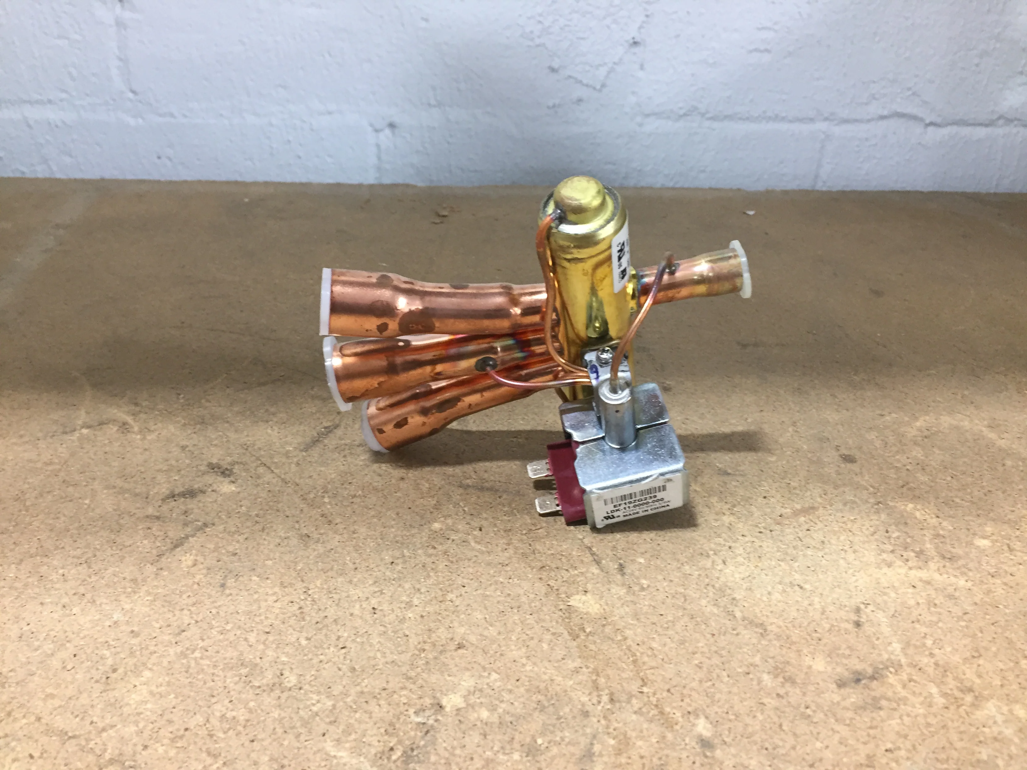 Reversing Valve W/Coil 24 Volt