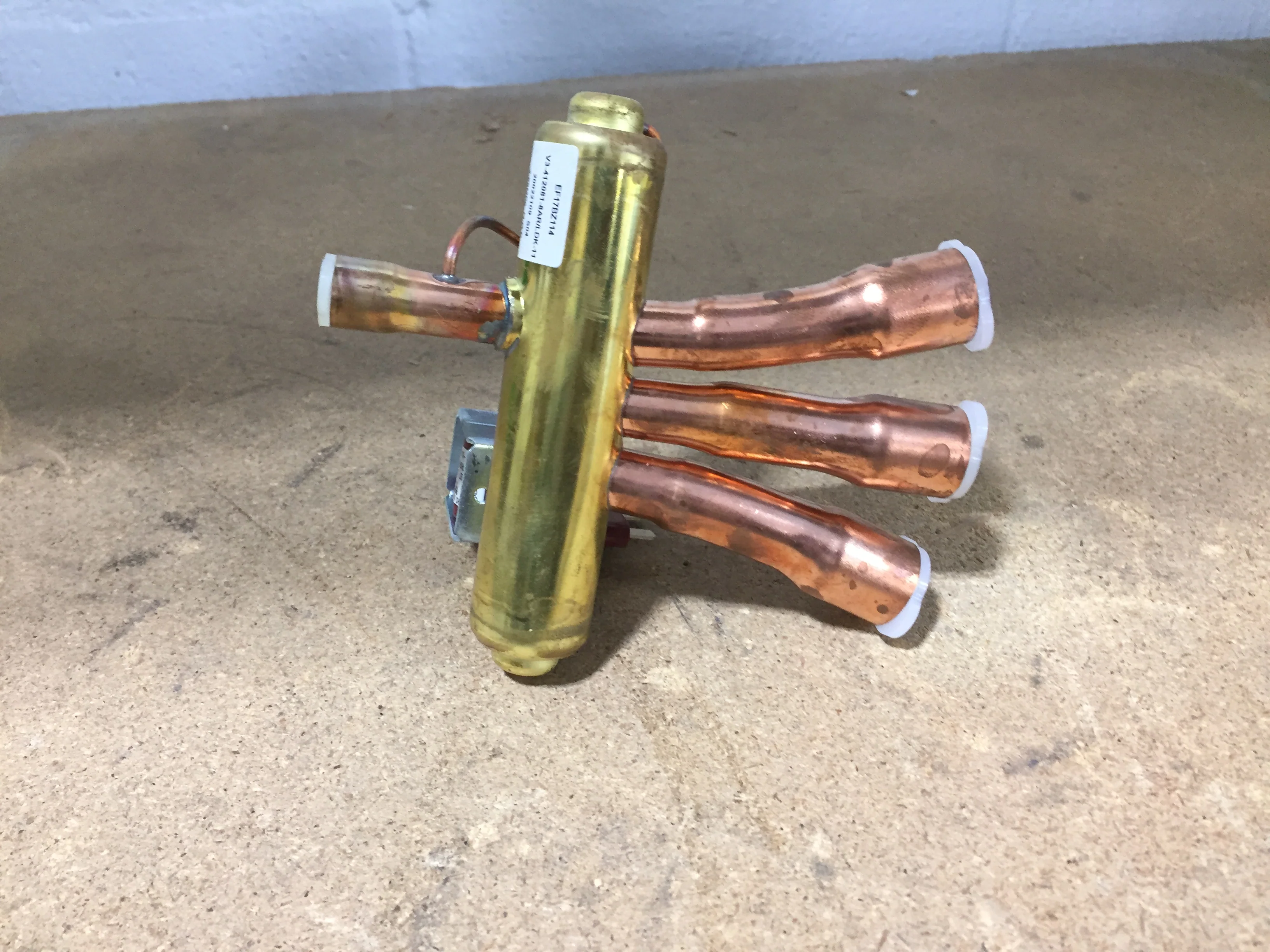 Reversing Valve W/Coil 24 Volt - Image 2