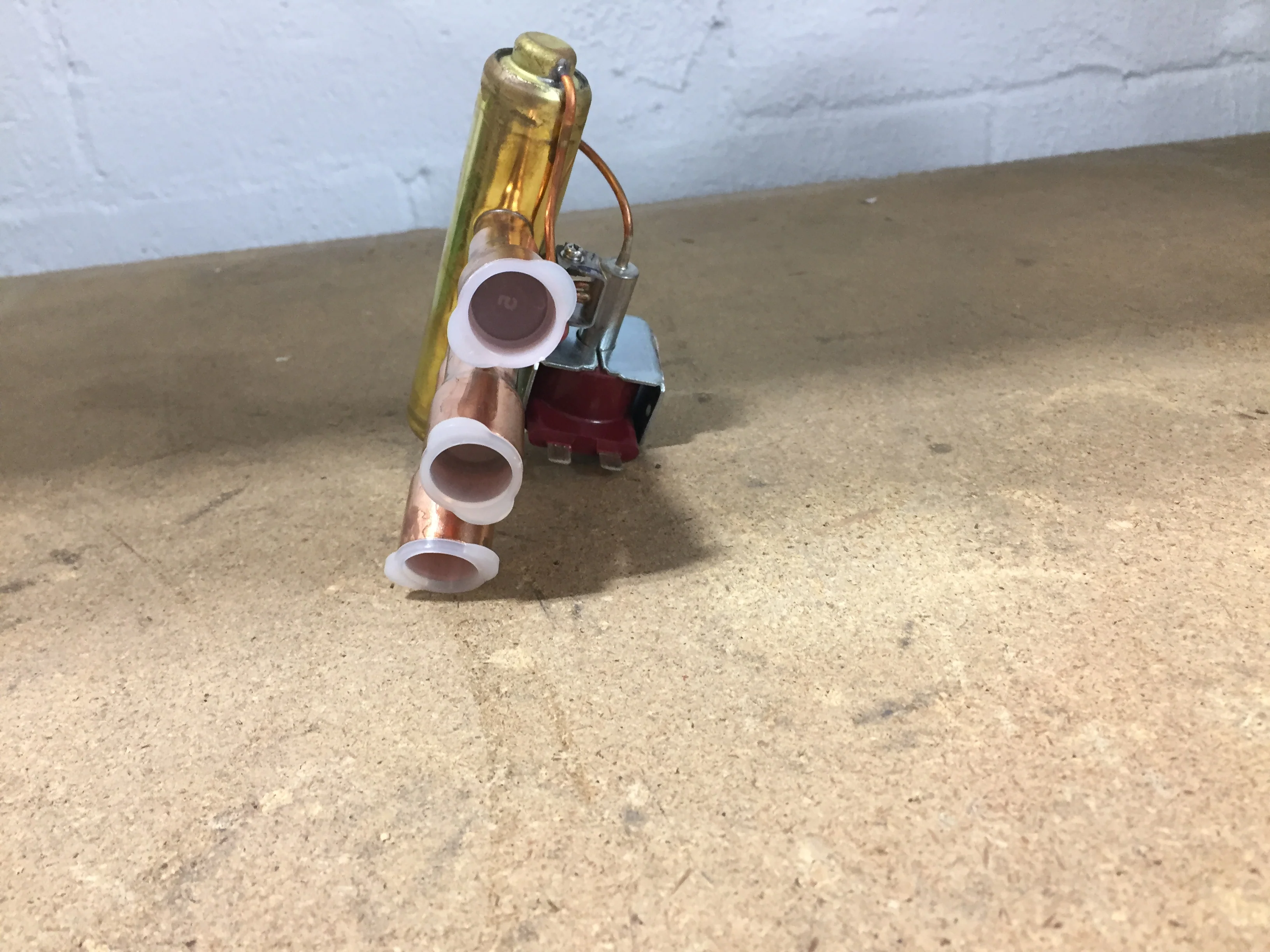 Reversing Valve W/Coil 24 Volt - Image 3