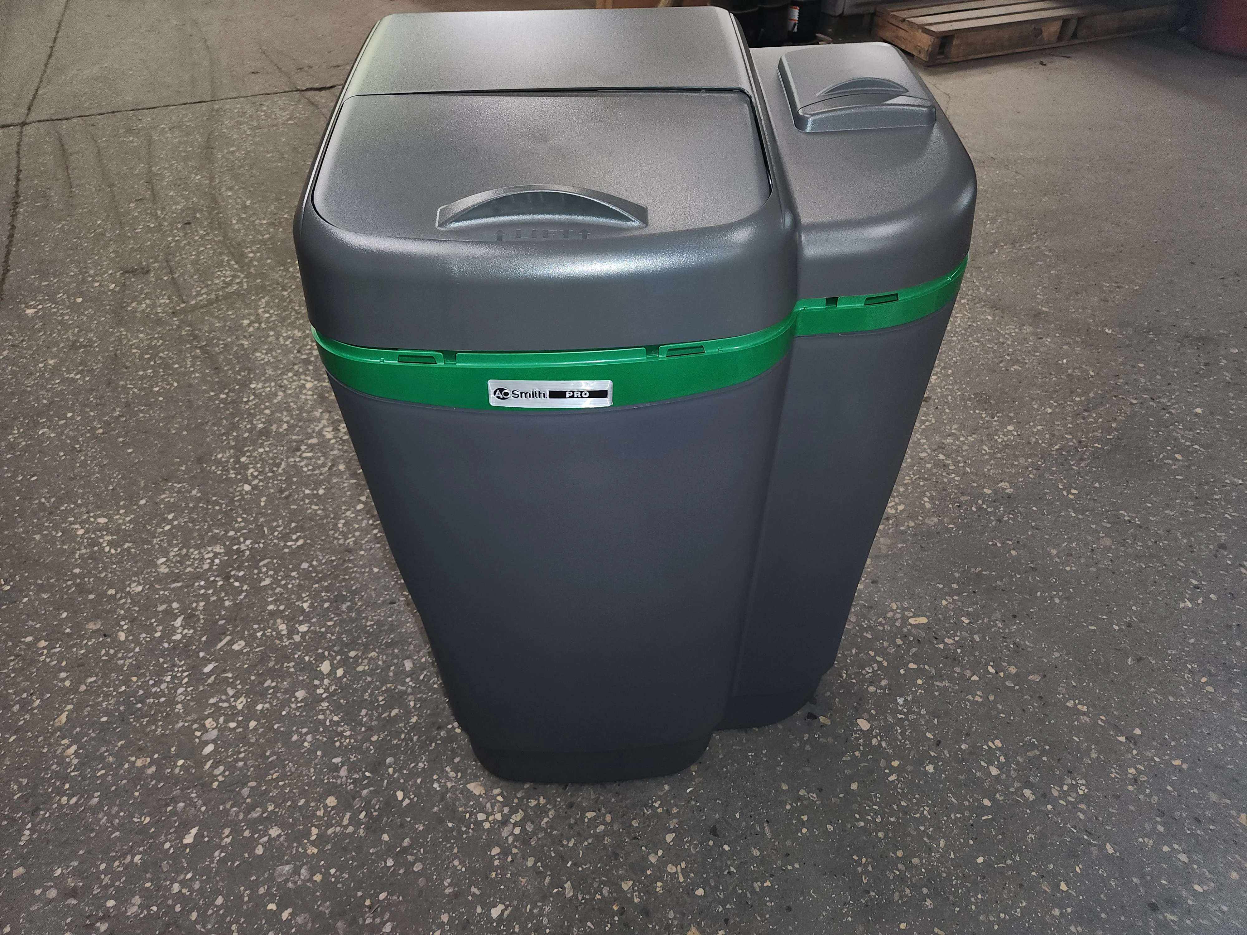 Salt-Based Water Softener, 34,800 Grain 115/60/1
