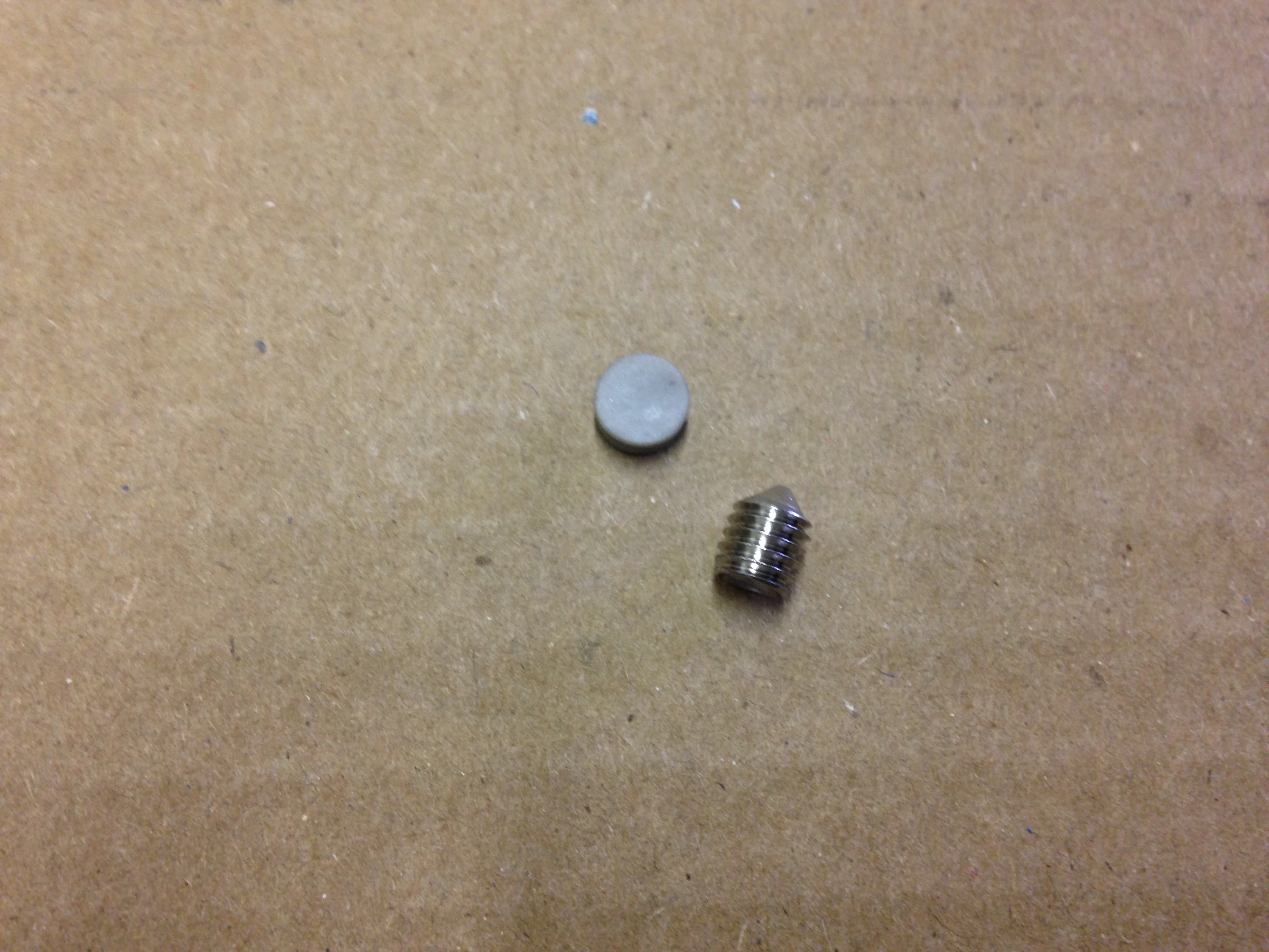 SMO19591 W Symbol, Chrome - Image 2