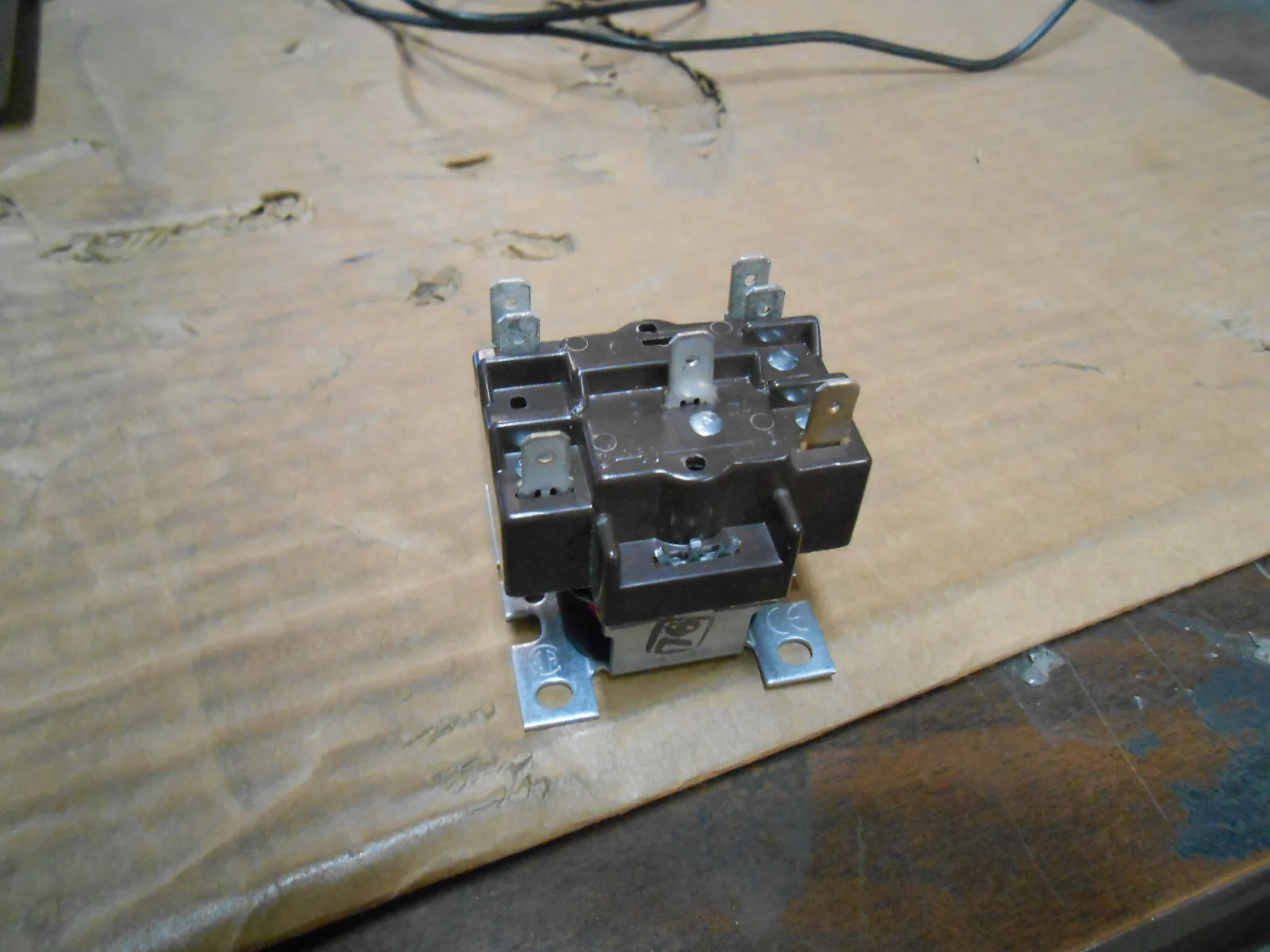 SPDT Power Relay 24 Volt Coil