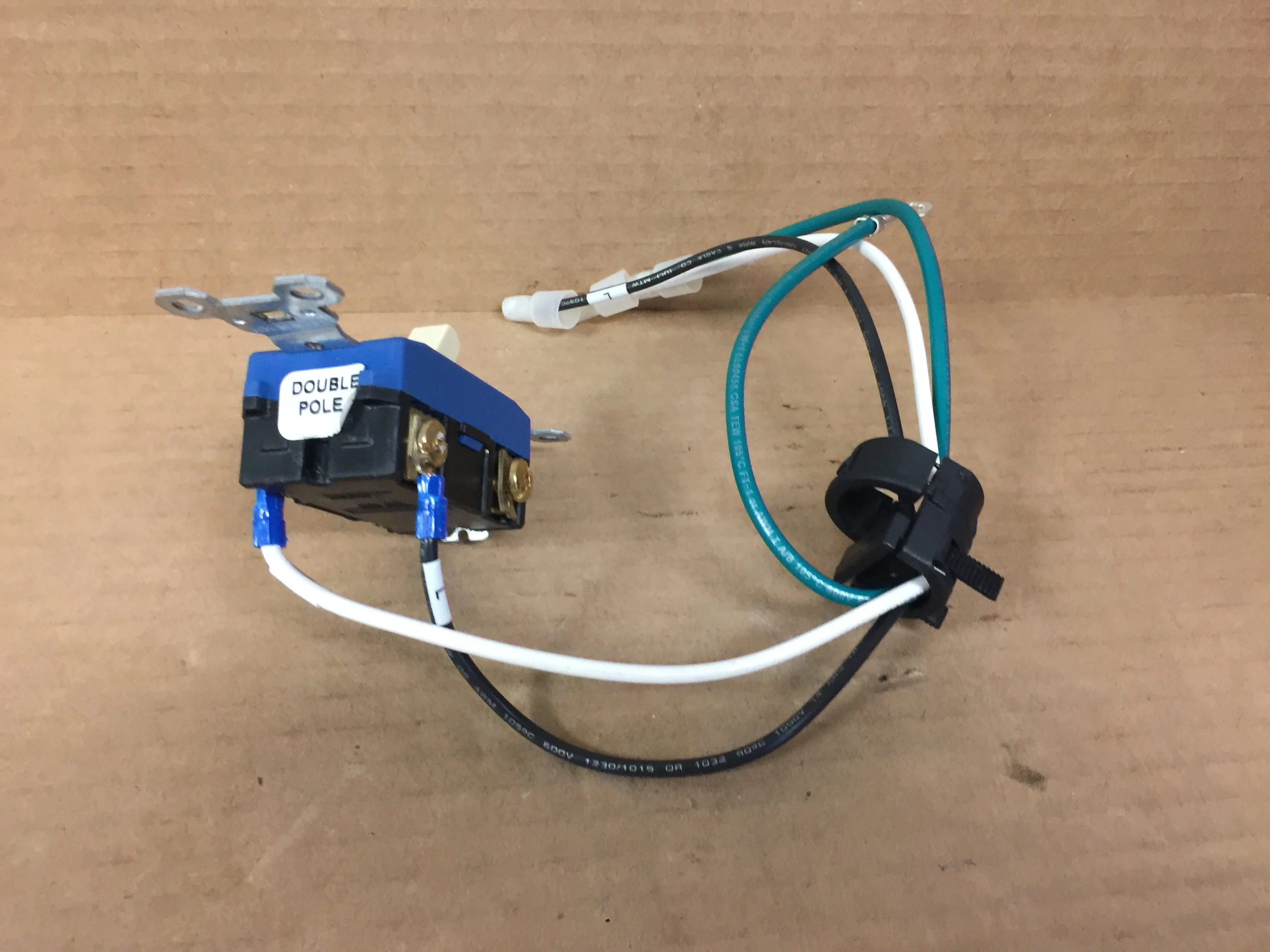 Switch; Disconnect Switch  Assembly with Wires, 15A - Image 3