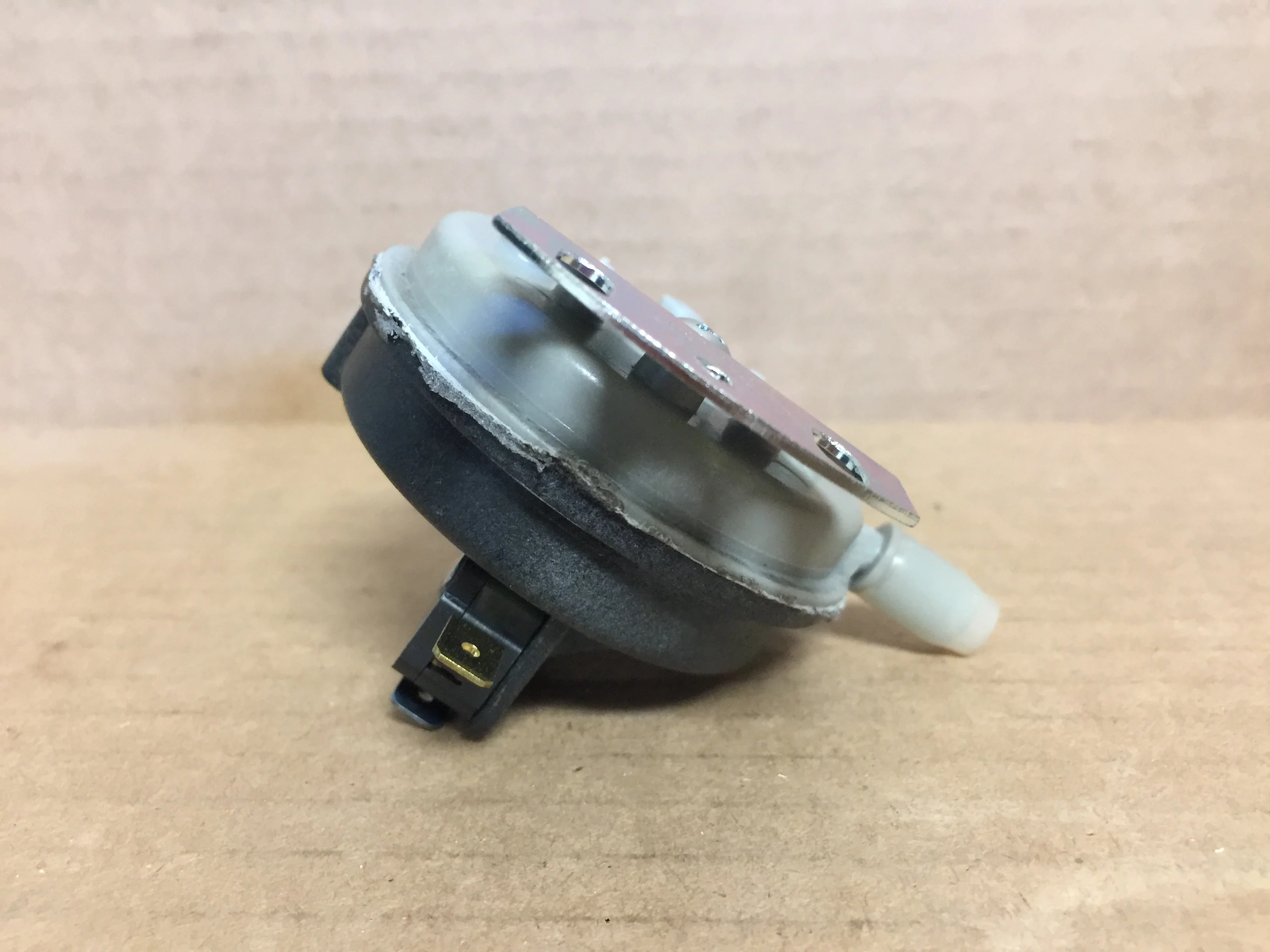 Switch; Pressure, Single Pole, Open .50" +/- .05" WC - Image 3