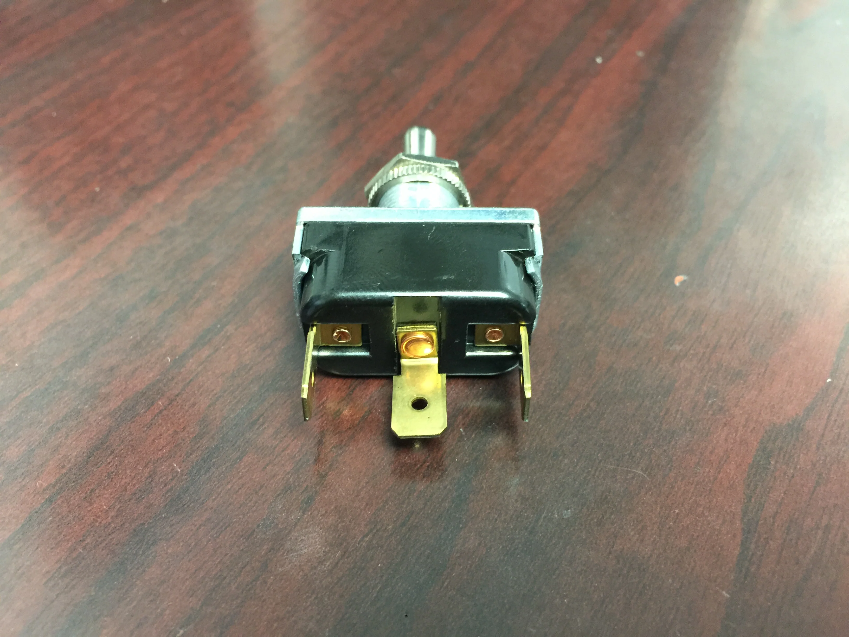 SWITCH; TOGGLE,SPST, 125/250 VAC - Image 3