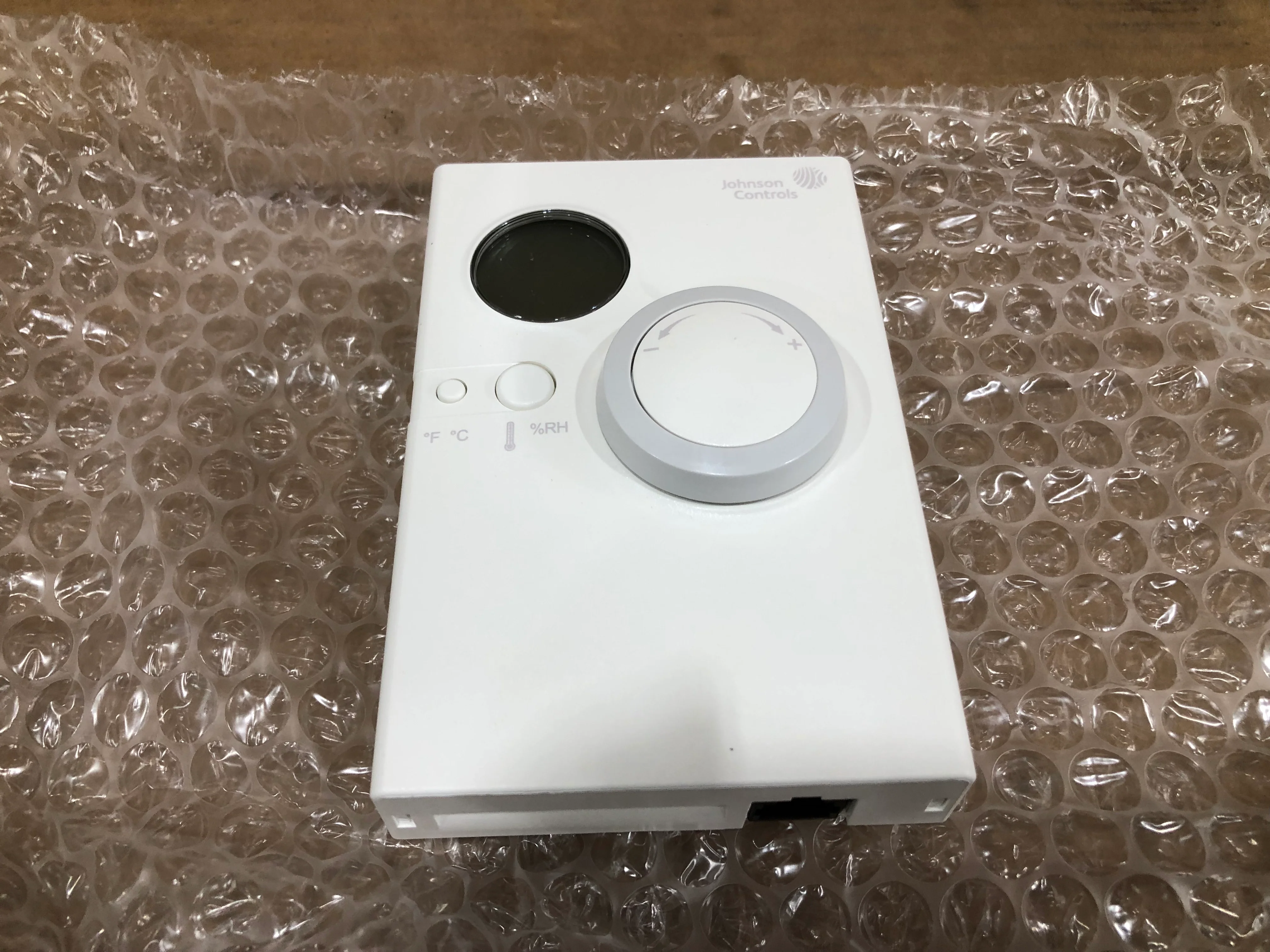 TEMPERATURE/HUMIDITY SENSOR WITH DISPLAY