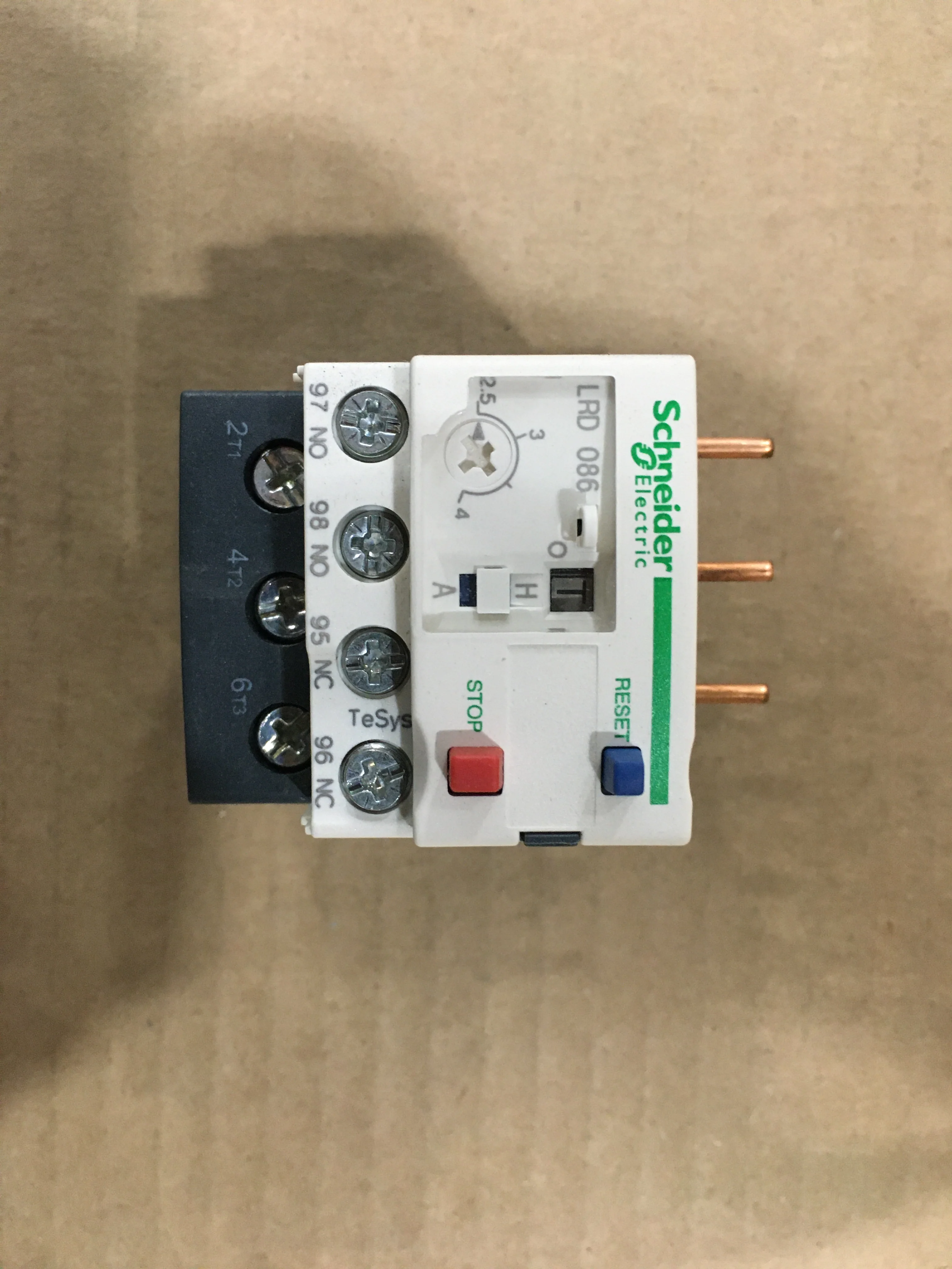 Thermal Overload Relay, 690V, 2.5-4 Amp - Image 8