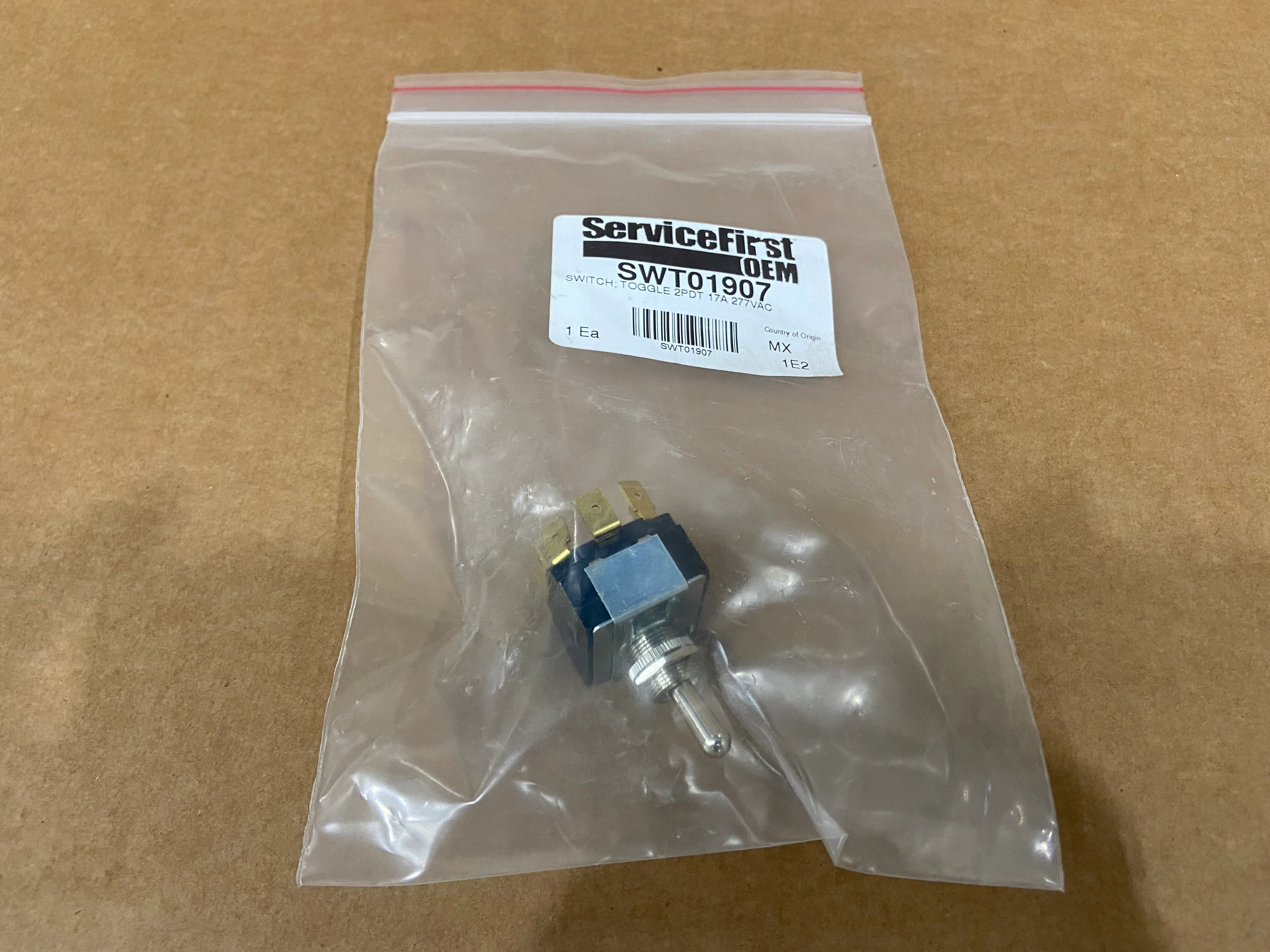 TOGGLE SWITCH 2PDT 17A 277 VAC .25 QC TERM - Image 4