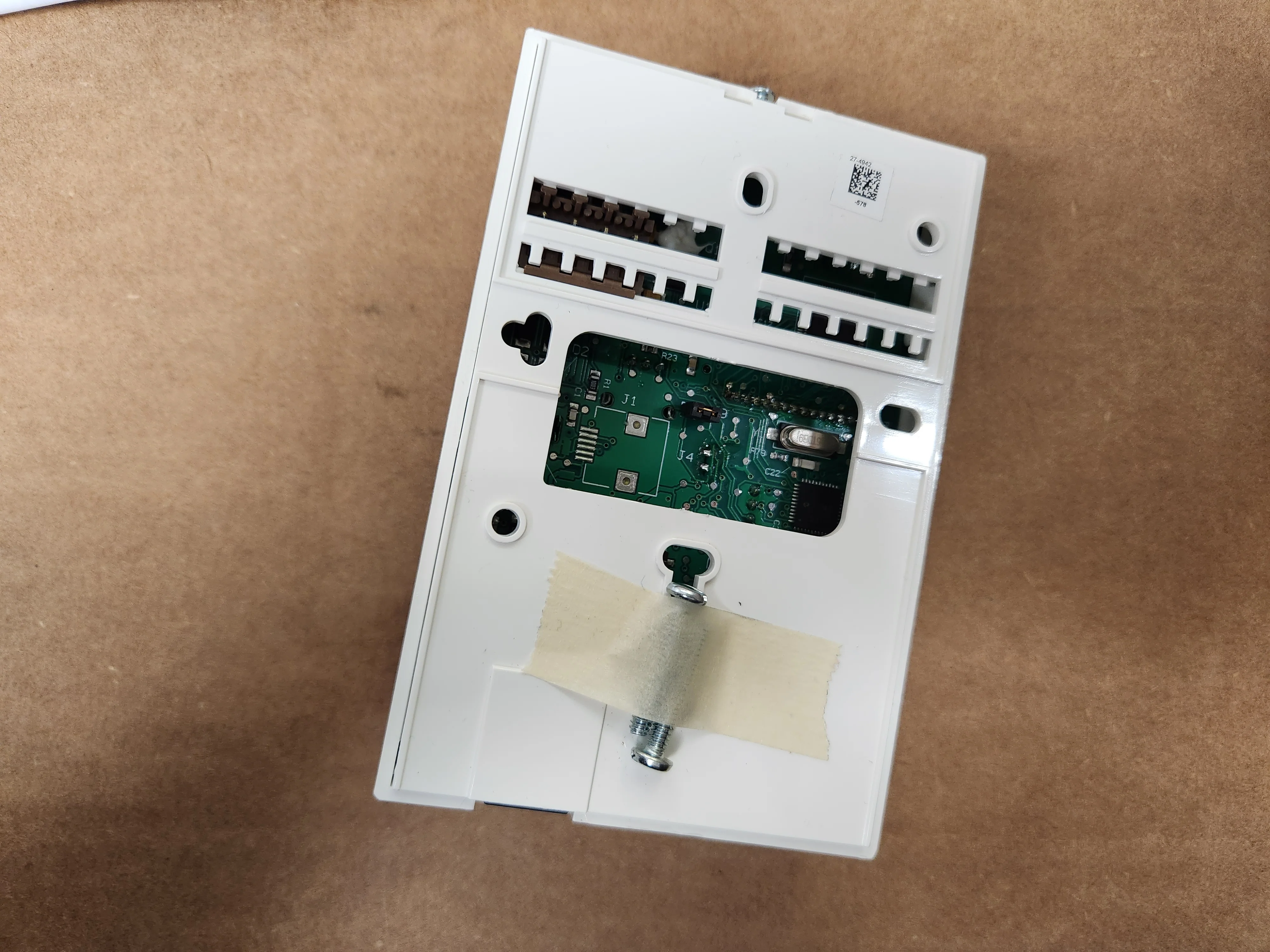 VERTICAL WALLBOX-MOUNTED OR SURFACE-MOUNTED NS SERIES NETWORK ZONE SENSOR WITH LCD - Image 2