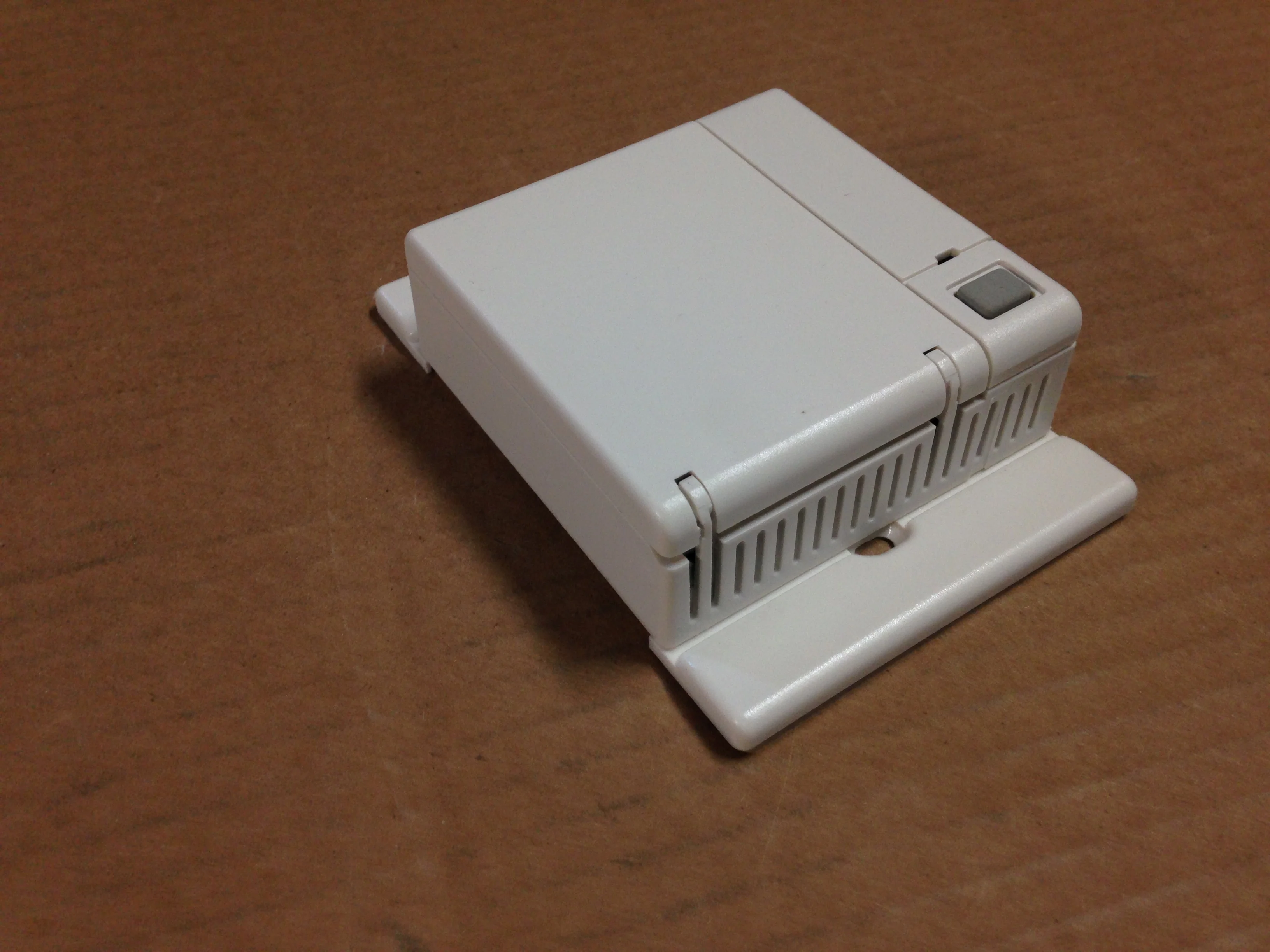 Zone/Wall Mount Humidity Transmitter, 0-10 Volts or 4-20MA Output - Image 2